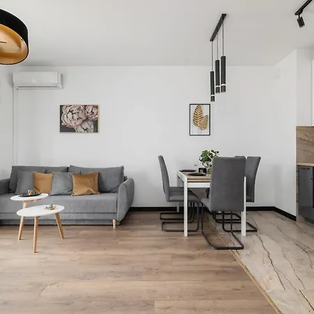 Kopiec Kraka Podgorze With Parking By Renters Apartment