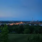 Apartamento Kopiec Kraka Podgórze With Parking By Renters Cracovia